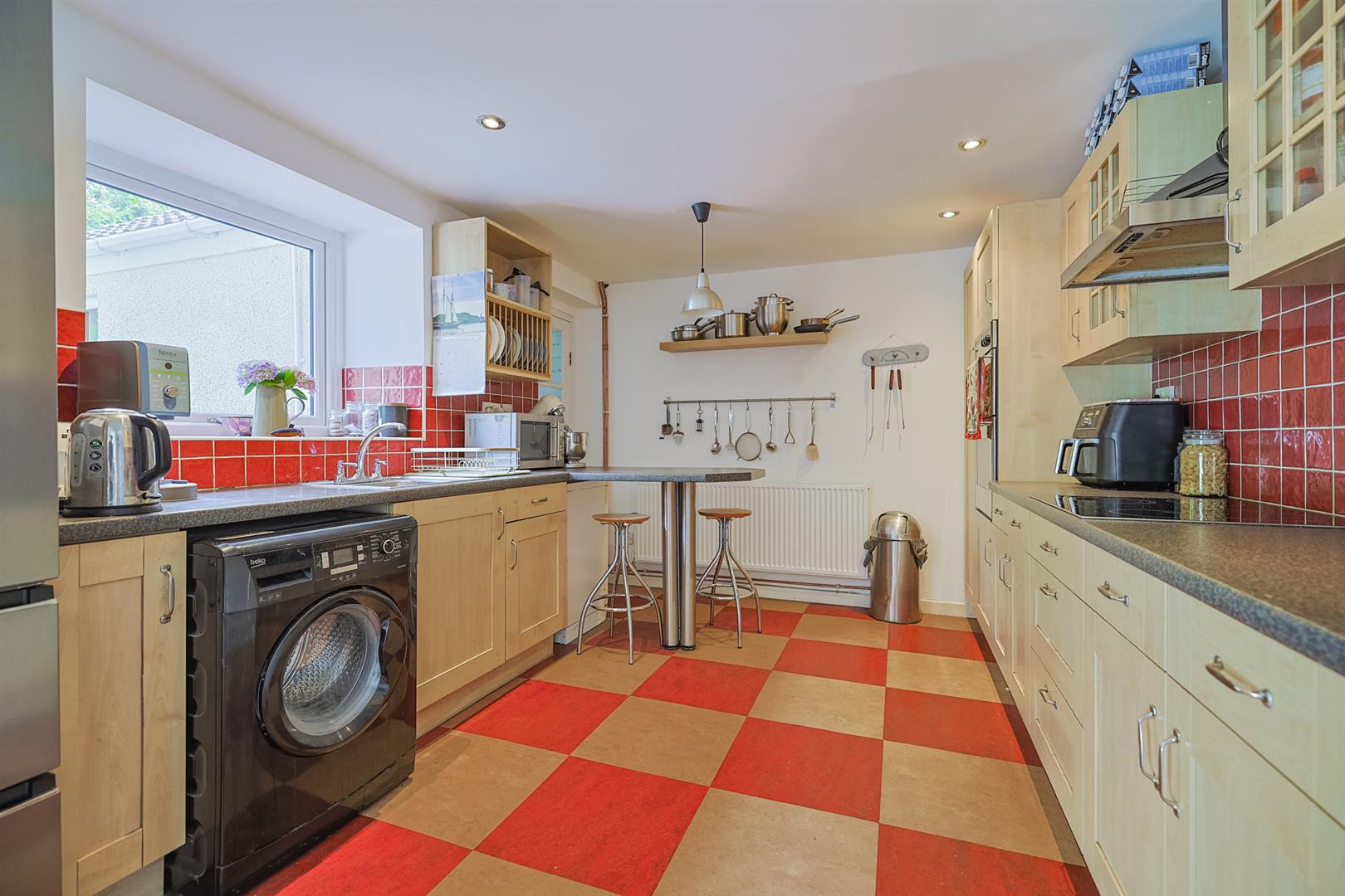 Walters Row, Dunvant, Swansea, SA2 7TB